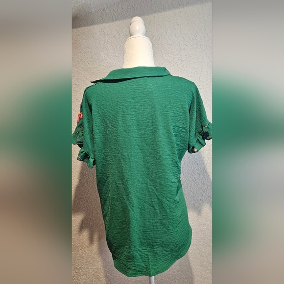 Dashing Green Button Down Floral Embroderied Top Large - Picture 2 of 2